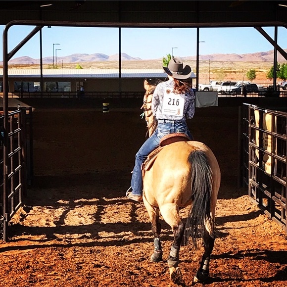 Meet your Posher, Devyn - Picture 1 of 1